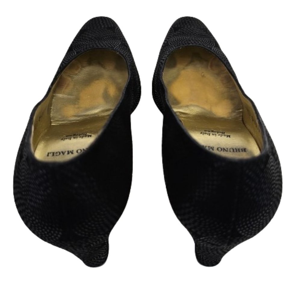 Bruno Magli Black Suede Embossed Vintage Mid Alomond Toe Pump Heel Shoes Sz 6.5 - Picture 8 of 13
